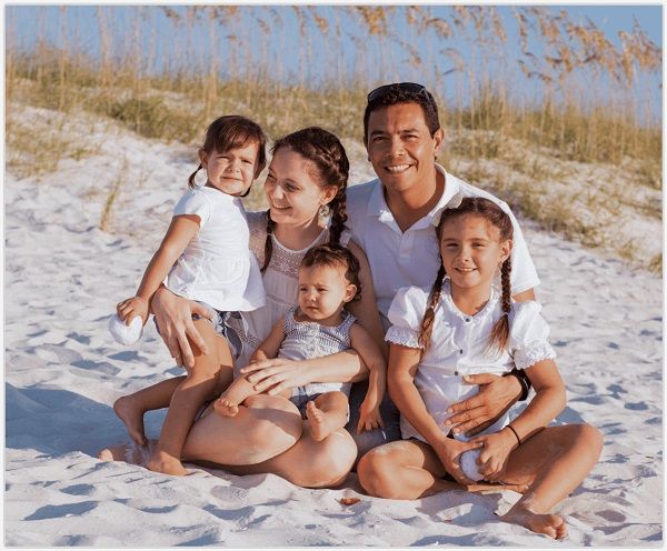 Mauricio Munoz and Family