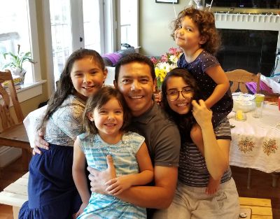 Mauricio Munoz with family