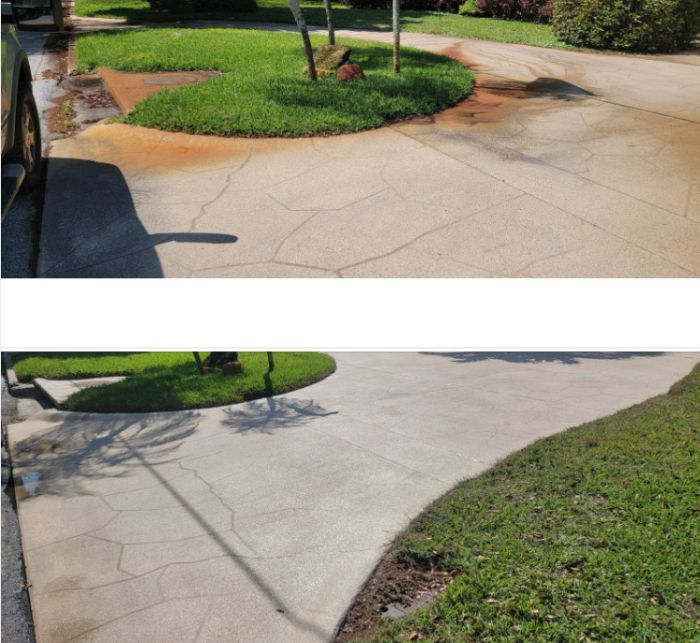 [Our Job Images] Before and after images pressure washing driveway for our customer in Belleair.