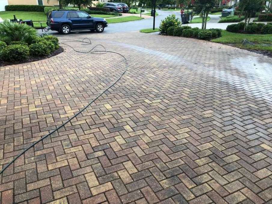 driveway before pressure cleaning