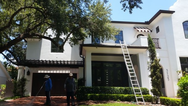 South Tampa home after pressure washing by DPI pressure washing + Window Cleaning
